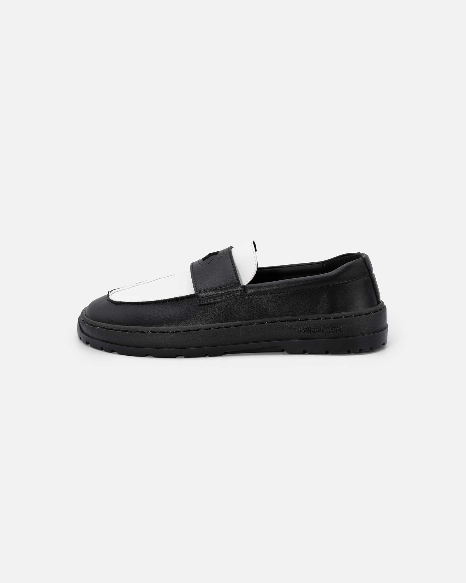 black-white-loafer-glow-side-view-barefoot-beflamboyant_cfbe2ee2-95f2-429c-9c1c-4e605493a360 - BEFLAMBOYANT