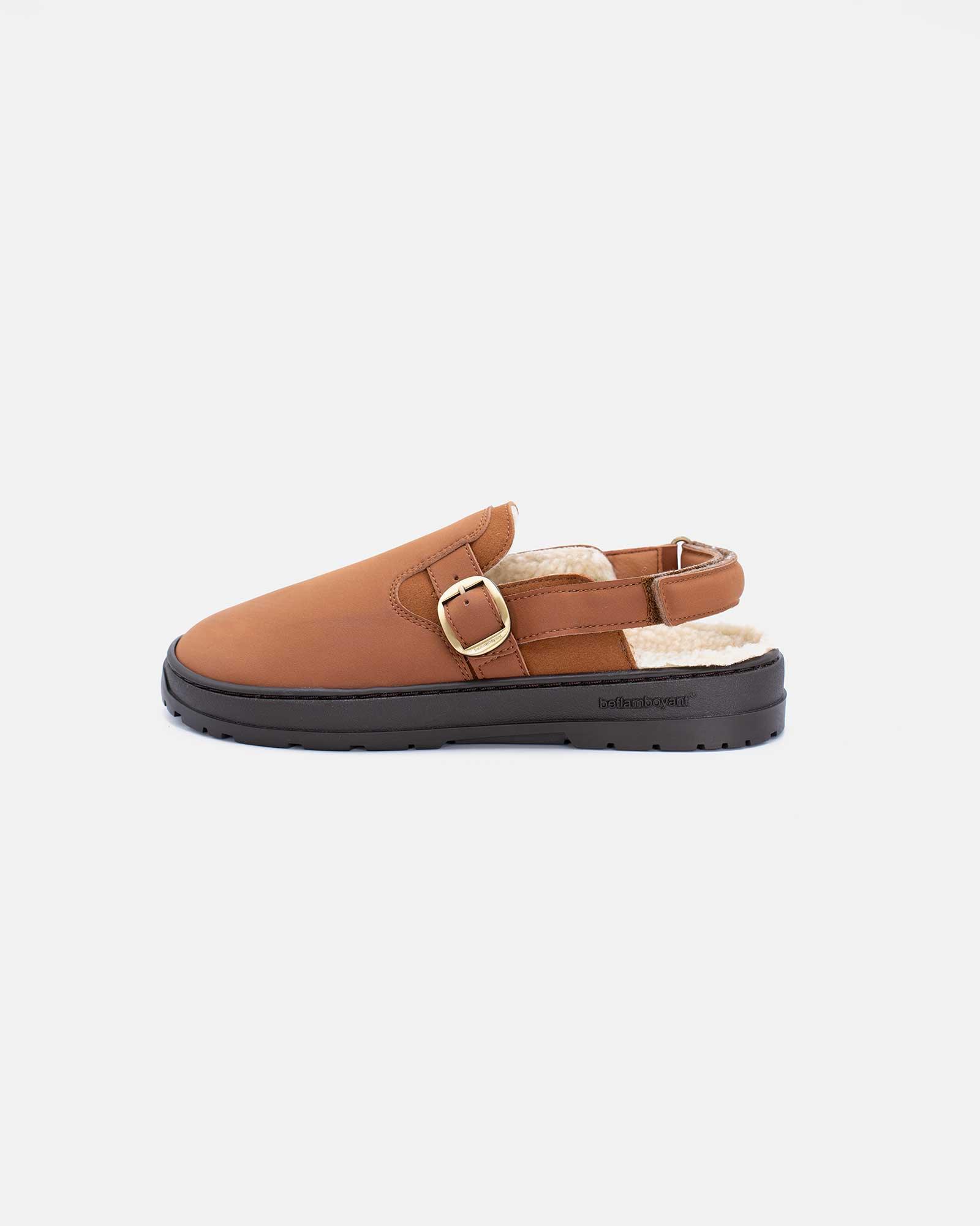 brown-buckled-clog-vool-side-view-barefoot-beflamboyant_08cf7370-6e1f-4530-9541-aa3a1c2eb029 - BEFLAMBOYANT