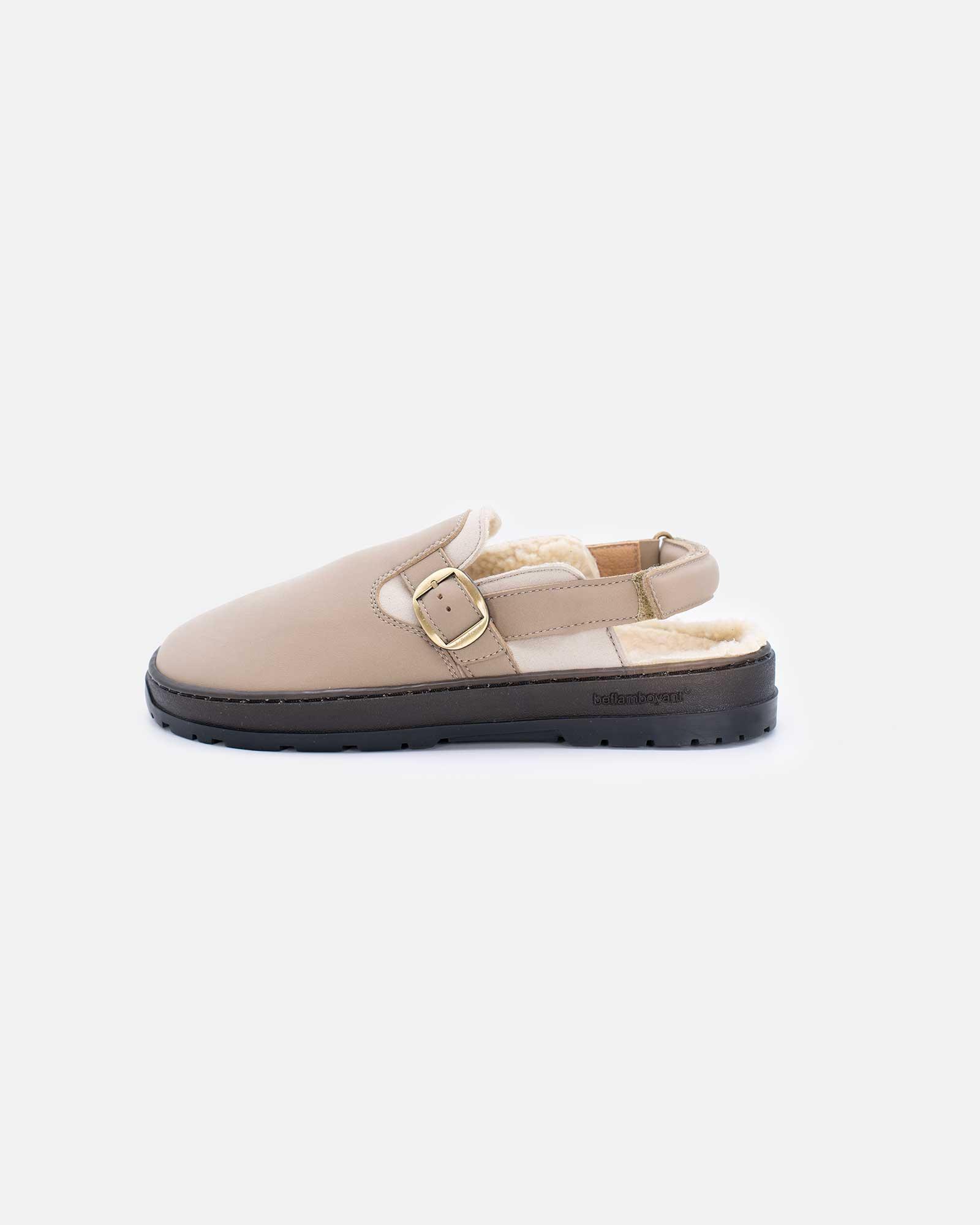 grey-buckled-clog-vool-side-view-barefoot-beflamboyant - BEFLAMBOYANT