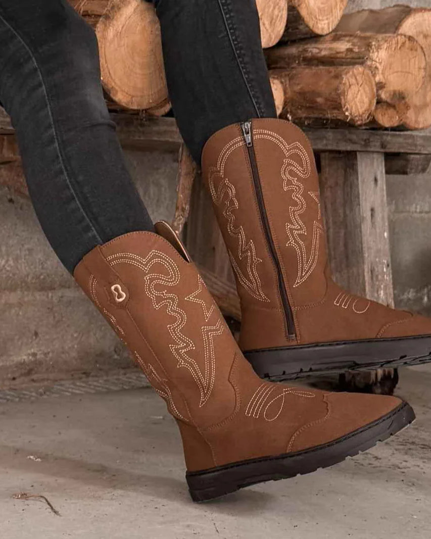 oak-cowboy-barefoot-boots-dallas-beflamboyant-wear-model-view_8ec7e864-98c6-41b1-9da4-500b413a1b9a - BEFLAMBOYANT