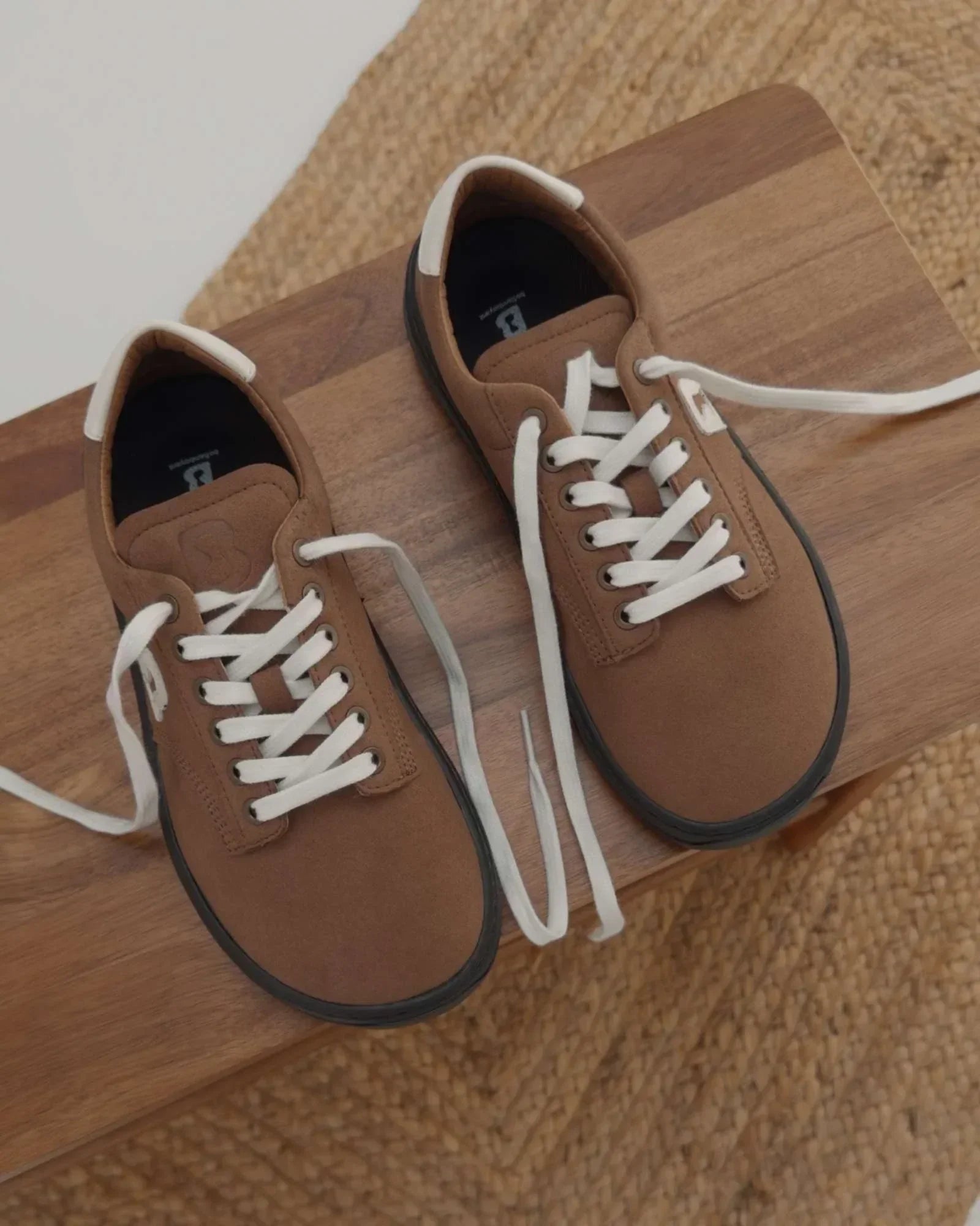 oak-shoe-scent-front-view-studio - BEFLAMBOYANT